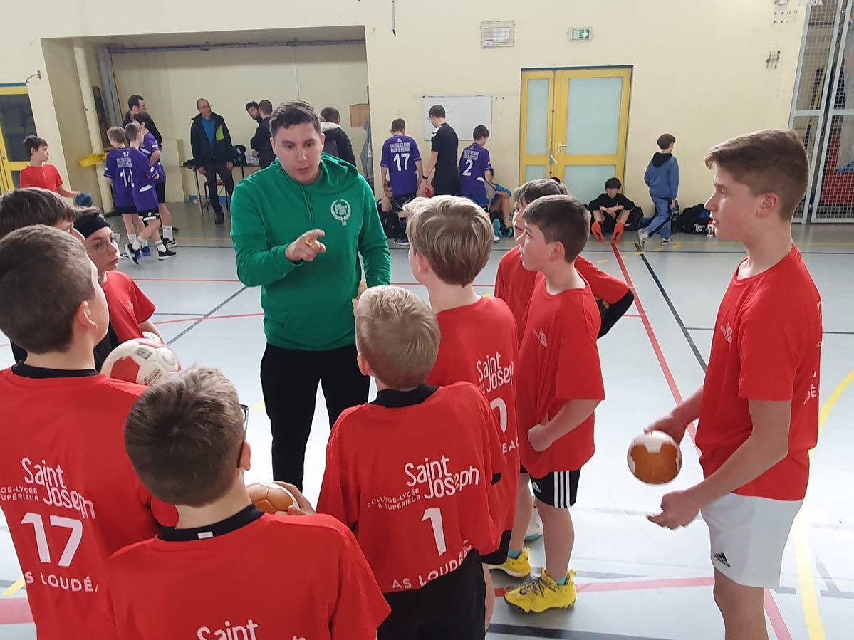 Les Benjamins De La Section Handball Remportent Le Titre De Champion De ...